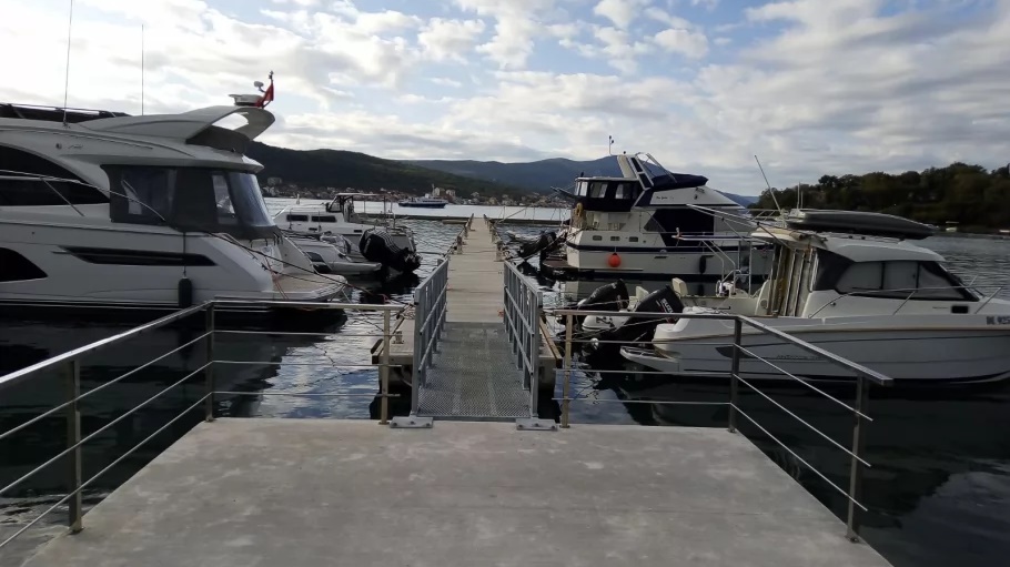 airport marina tivat