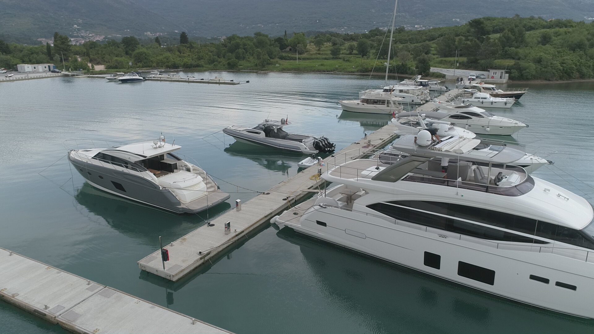 airport marina tivat